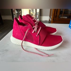 Adidas Women’s Tubular Defiant Running Shoes Size 7.5 [NWT]